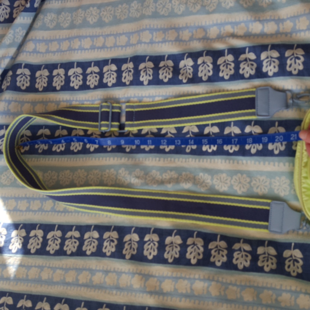 Offline by Aerie cross body bag - Picture 9 of 9